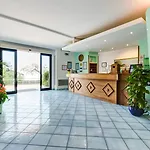 Western La Solara 4*