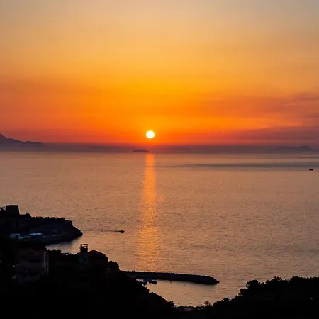 Western La Solara Ξενοδοχείο 4*