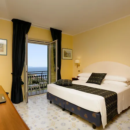 Western La Solara 4*